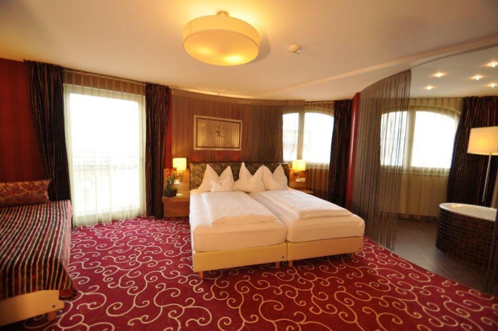 Hotel Rettenberg Kolsass Bagian luar foto
